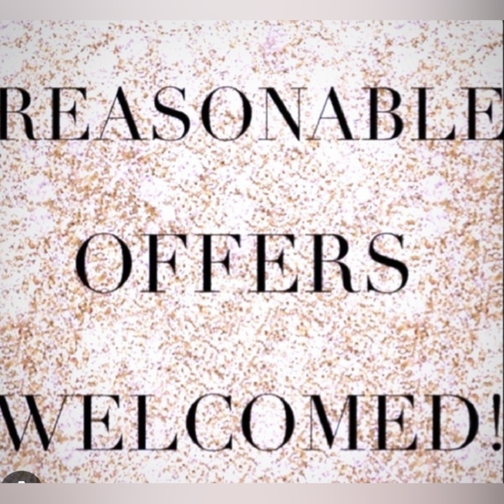 Make an offer if you see something you like 👍🏽 HAPPY POSHING 🫶🏼